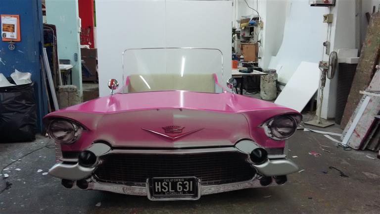Pembe Cadillac